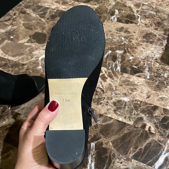 Donald J.Pliner - Picture 5 of 10